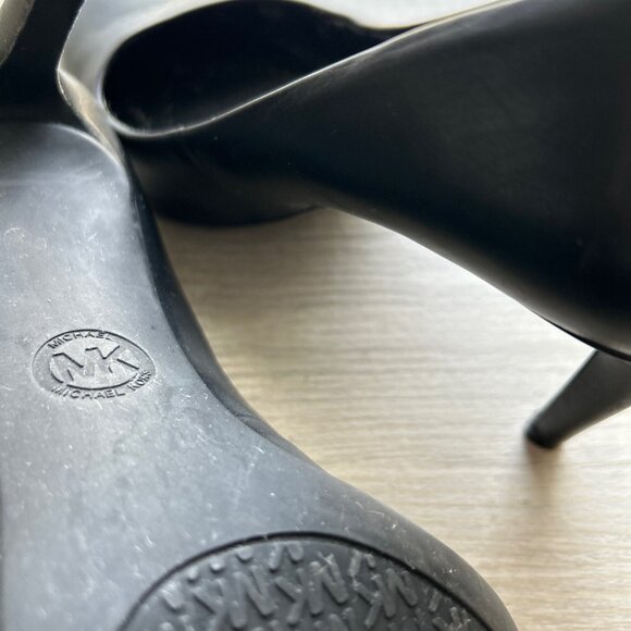 7.5 black Michael Kors heels - Picture 6 of 6